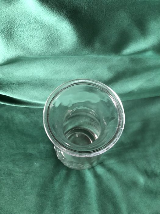 Szklana karafka na lemoniadę