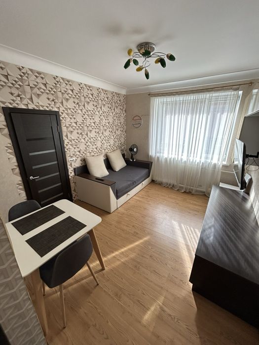 Здам  2-кімнатну, центр, 5 школа - світло не вимикають