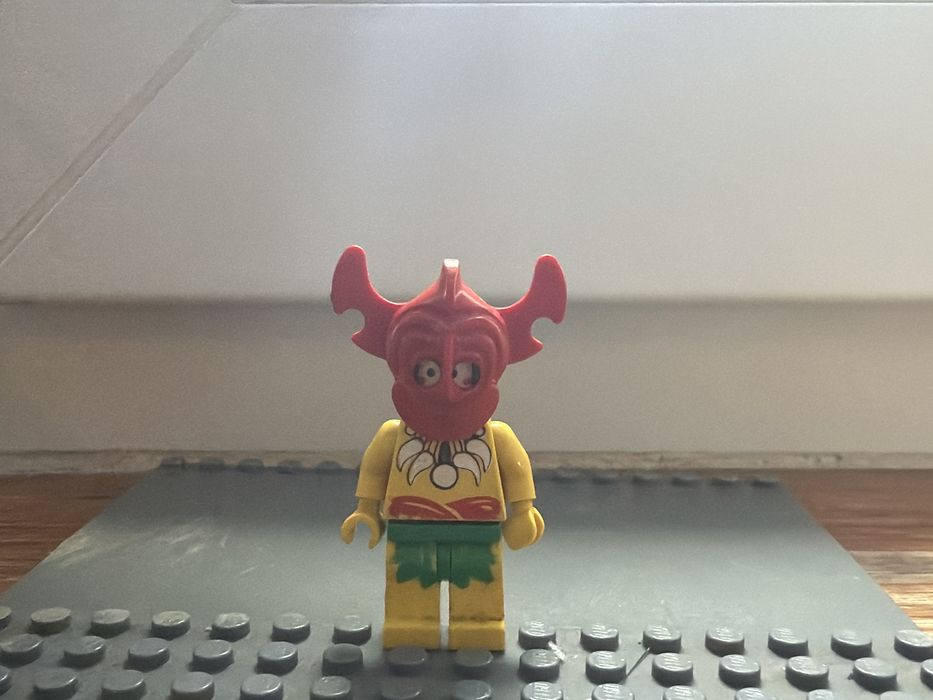 LEGO King Kahuka, z uwzględnieniem informacji o brakującym elemencie.