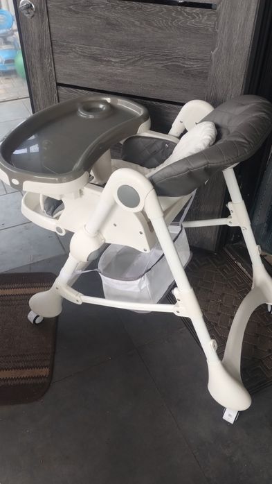Стільчик для годування Carrello