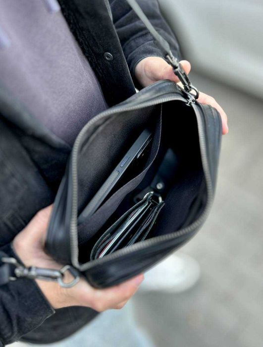 Стильна та мінімалістична шкіряна сумка