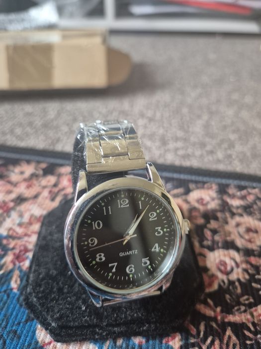 Nowy zegarek militarny w stylu lotniczym