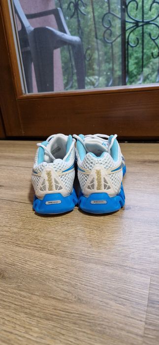 Кроссовки Reebok (размер 38)