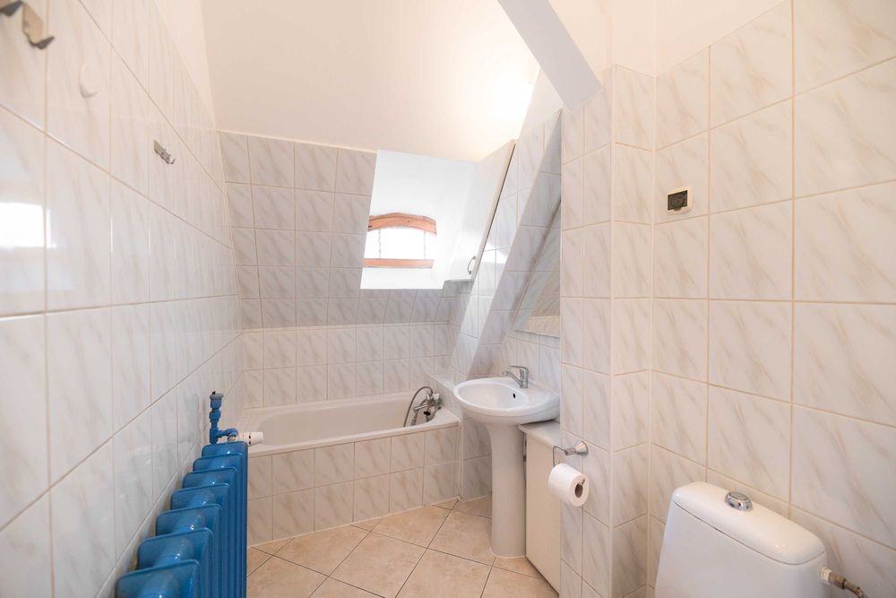 Klimatyczne mieszkanie do wynajęcia blisko starówki.