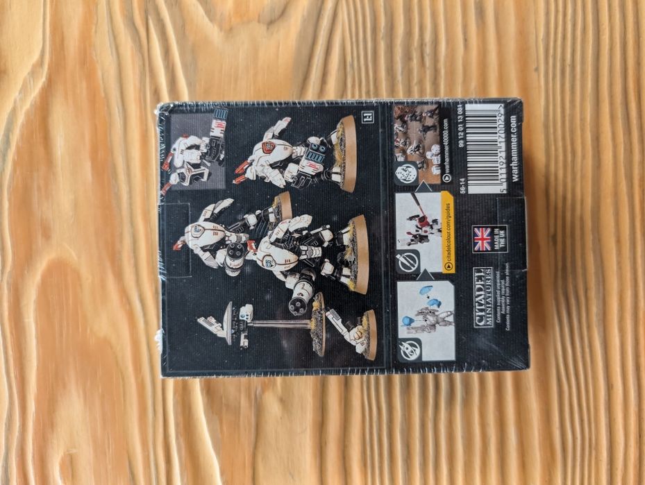 Warhammer 40,000 , t'au empire, Stealth Battlesuits