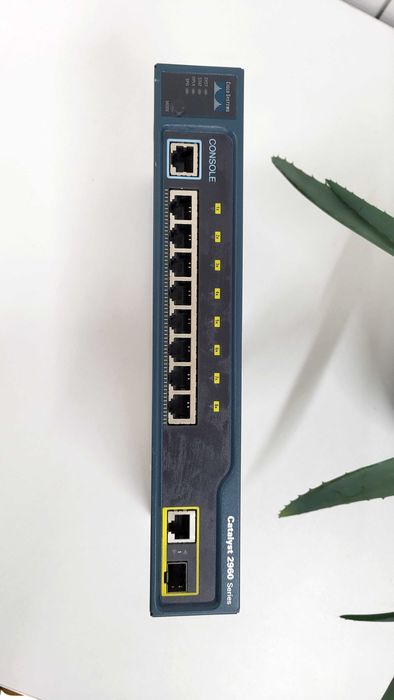 Продам Cisco WS-C2960-8TC-L — надёжный управляемый коммутатор для бизн