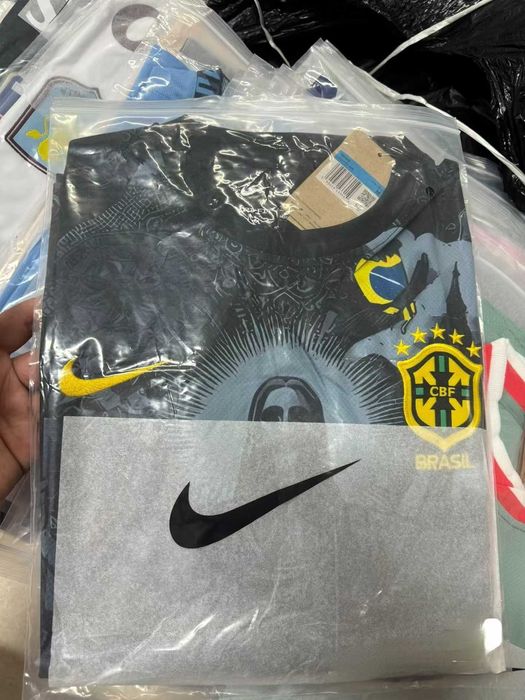 Kreatywna koszulka tematu drużyny Brazylii /L