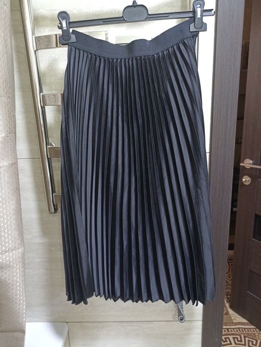 Юбка плисерованая бренда H&M
