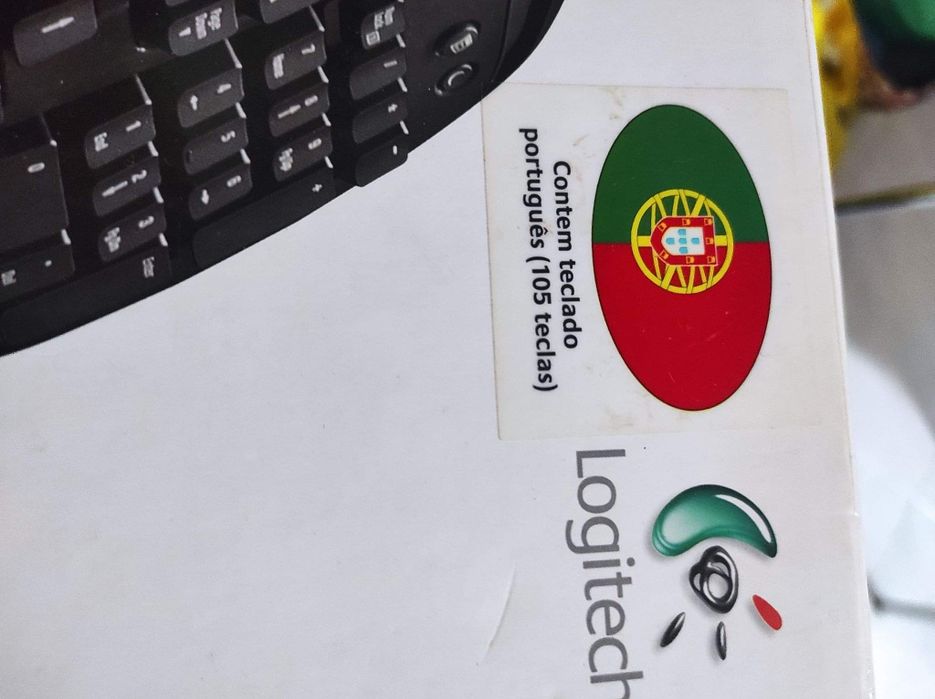 Logitech Media Keyboard + Benq FP731 Monitor64740615048194123