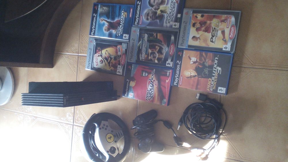 PS 2 com jogos e volante