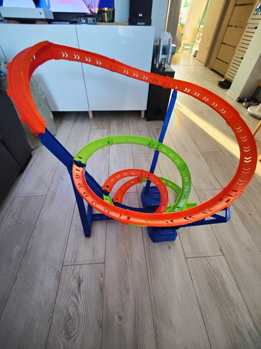 Tornado hot wheels