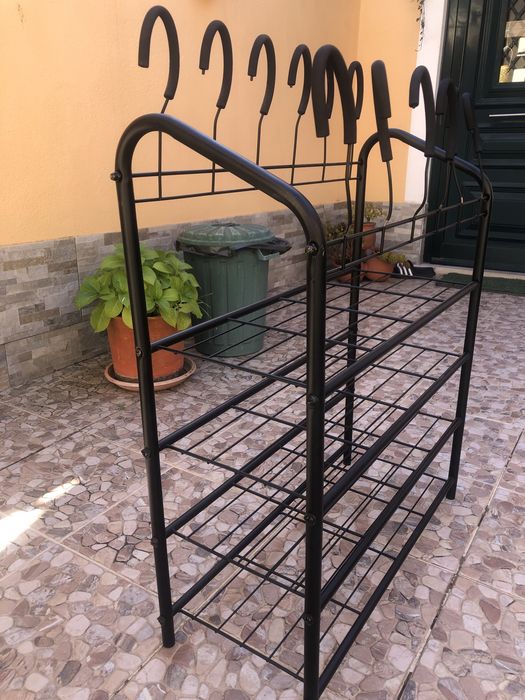 Sapateira em ferro preto como NOVA