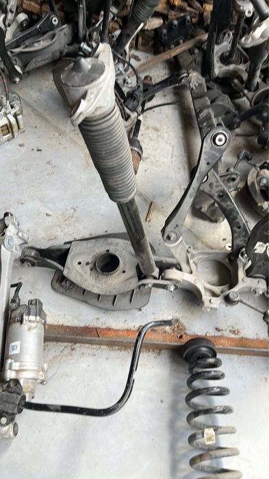 Hyundai ioniq 5 стійки задні 2022 2023 2024 2025