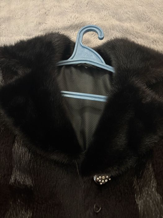 Продам шубу з нутрії (стрижена)