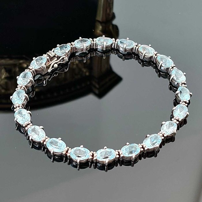 Bransoletka z Akwamarynami wykonana ze srebra próby 925