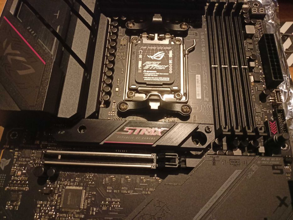 Asus ROG STRIX B650E-E gaming wifi