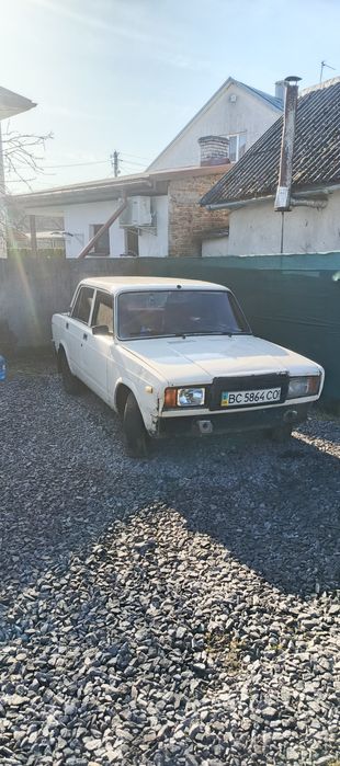 Продам ВАЗ 2107 сів поїхав