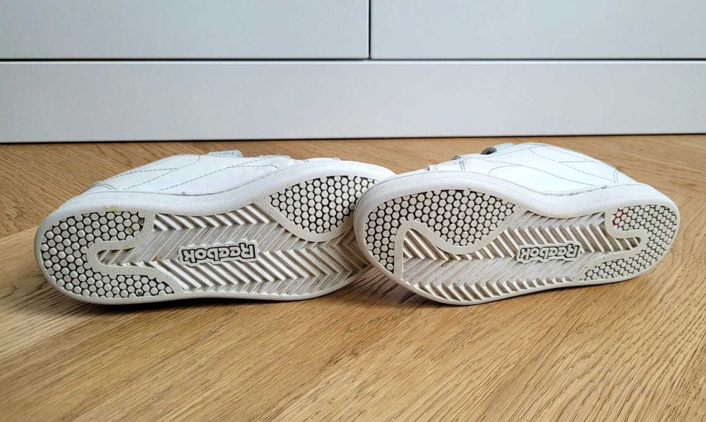 Snickersy REEBOK dziewczęce (rozm. 30) z brokatowymi wstawkami