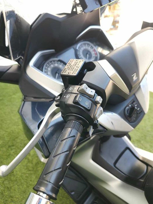 Mota Honda Forza 300