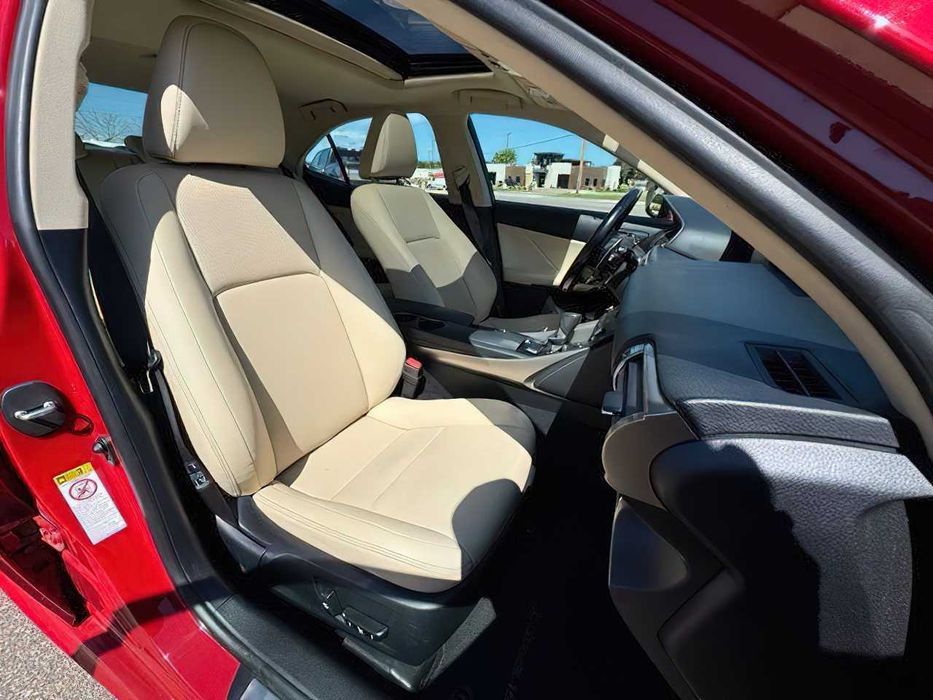 Lexus IS 300      2016