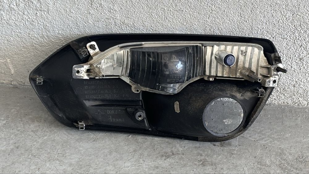 Conjunto Pisca + Moldura/Grelha Farol de Nevoeiro Direito IVECO Daily 2019+