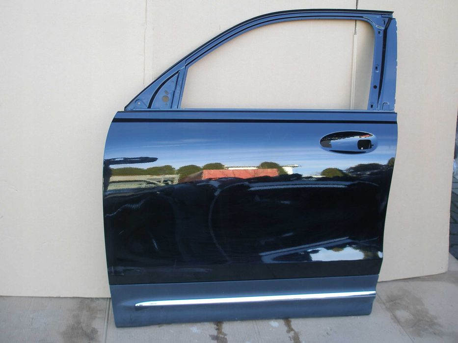 Mercedes GLB W247 Двері