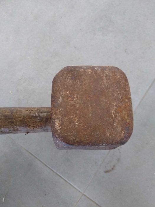 Młot 8kg młotek  budowlany ślusarski do gospodarstwa.