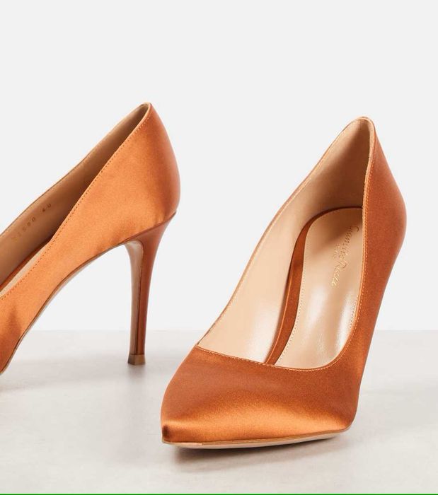 Satynowe szpilki z eleganckiej satyny krepowej