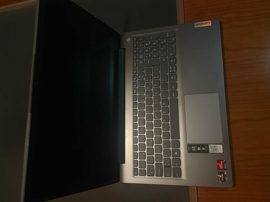 Portátil LENOVO Ideapad 3