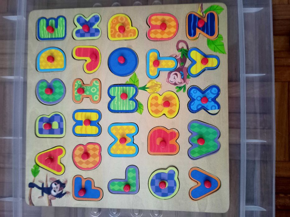 Puzzle Abecedário com encaixe