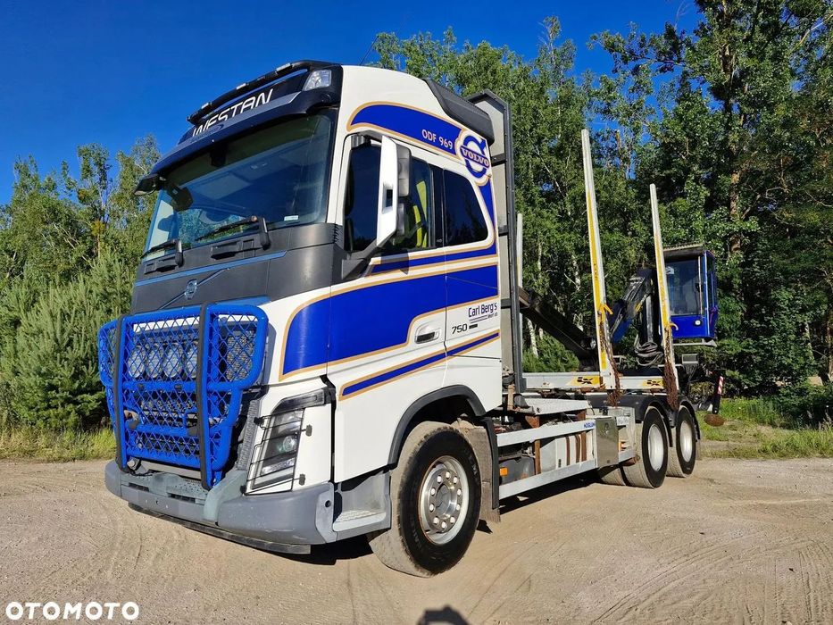 Volvo FH 750  Volvo FH 750 Loglift 6x4 do drewna lasu Epsilon