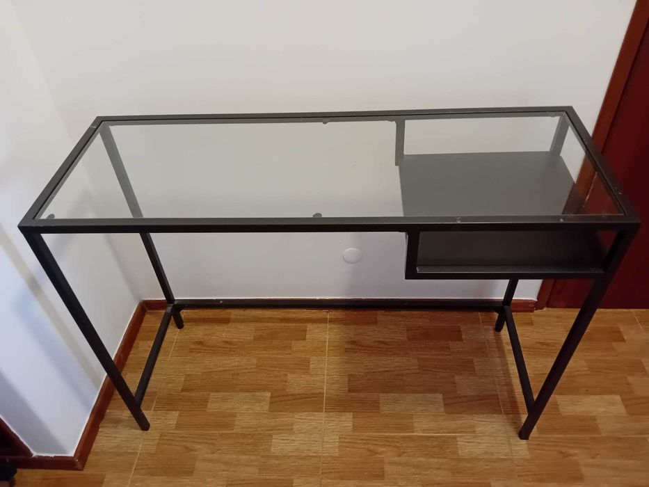 Secretária / Consola IKEA VITTSJÖ (Vidro e Metal)