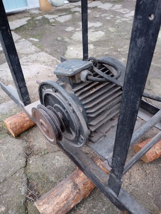 Циркулярка з фуганком