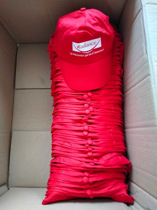 Czapeczka z daszkiem, czapka bejsbolówka