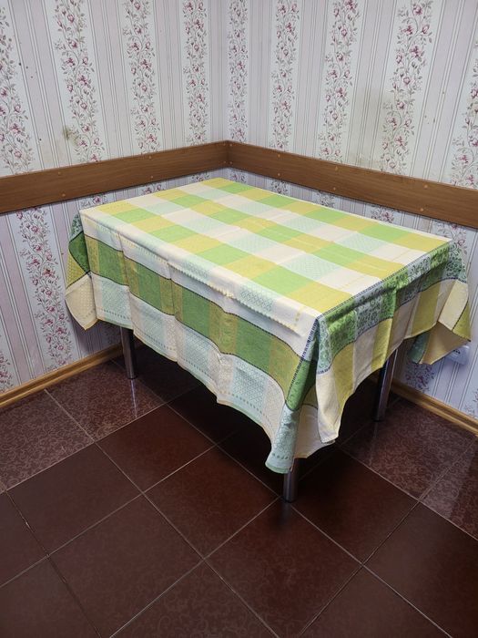 Скатертина 170×153 см