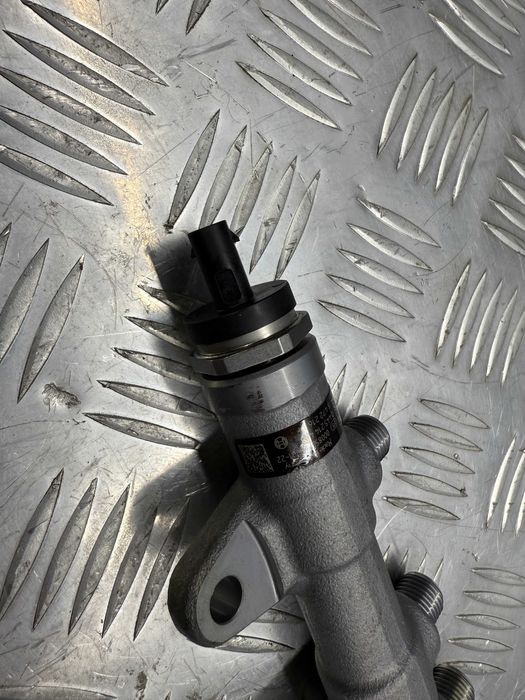 Топливная рампа BMW G60 G61 G45 B47P 13538472216