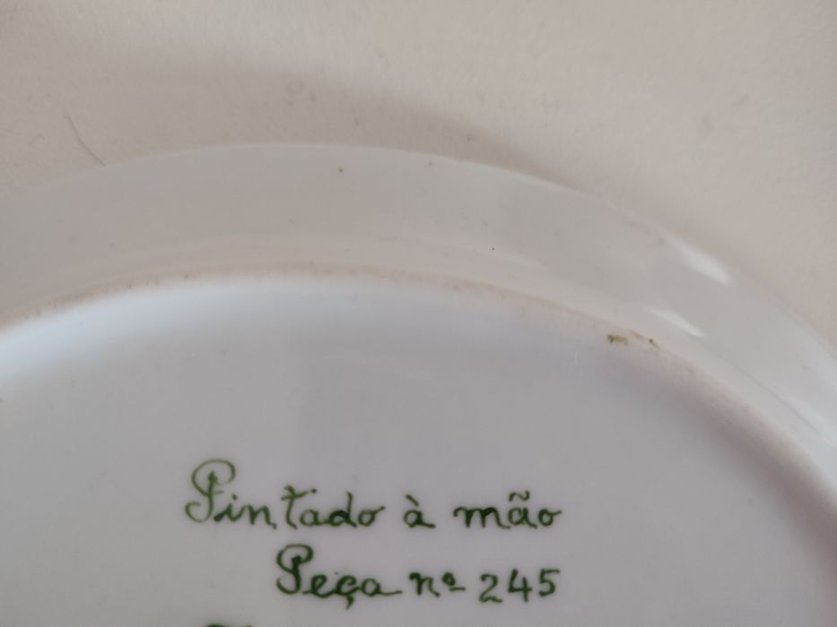 Terrina em porcelana pintada a mão