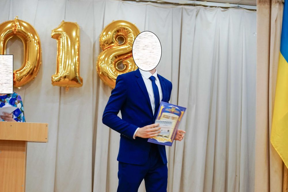 Продам костюм на выпускной