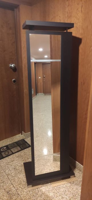 Espelho alto /cabideiro