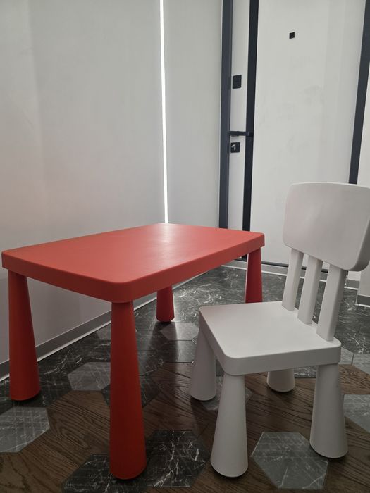 Ikea дитячий столик + крісло