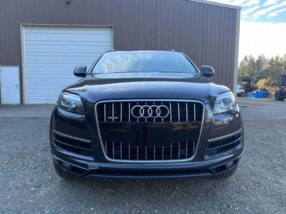 Audi Q7      2015