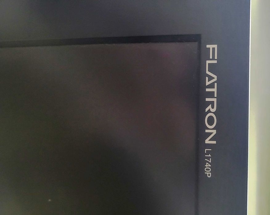 Монитор LG Flatron L1740P рабочий