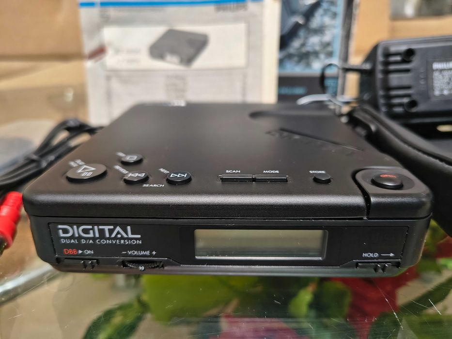 CD плеер Philips AZ 6804 made in Austria/Дефект/