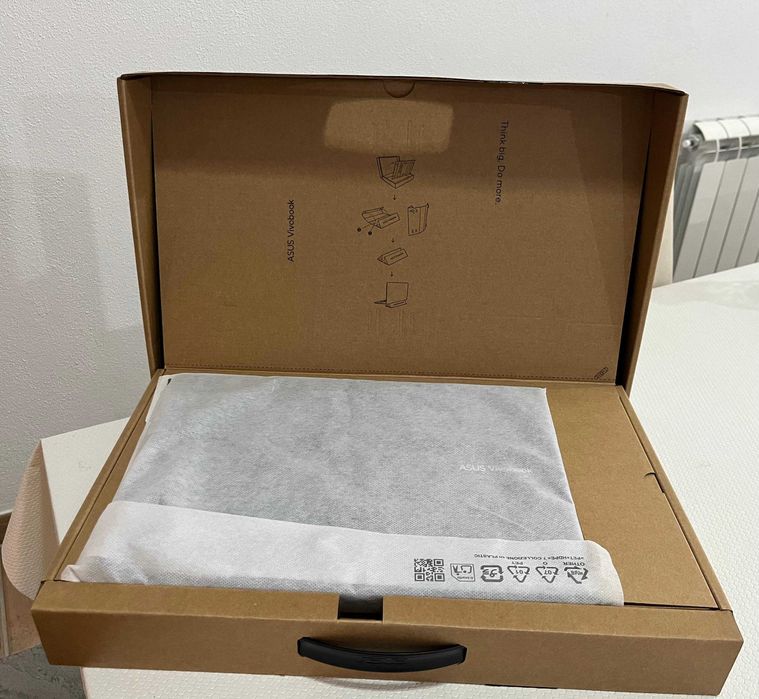 ASUS Vivobook 16 F1607QA