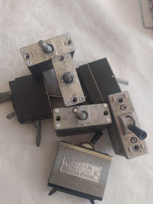 Кнопки та автомати