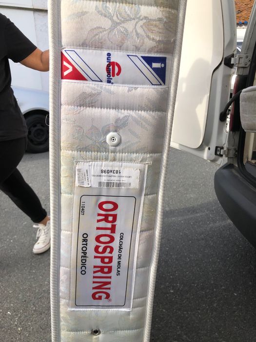 Dois colchões solteiro