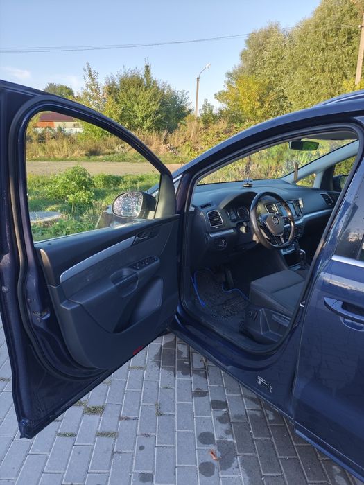 Автомобіль VW Шаран 2015року
