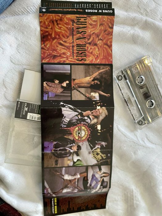 Cassestes Ac Dc - Guns n Roses - Resistencia