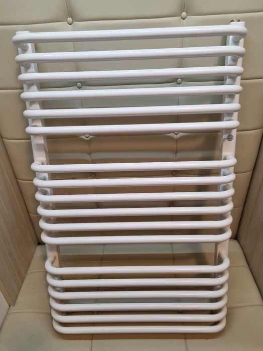 Grzejnik łazienkowy Instal Projekt standard  60/90 biały używany