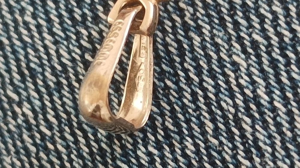 Золотой крестик essemme.750 проба.